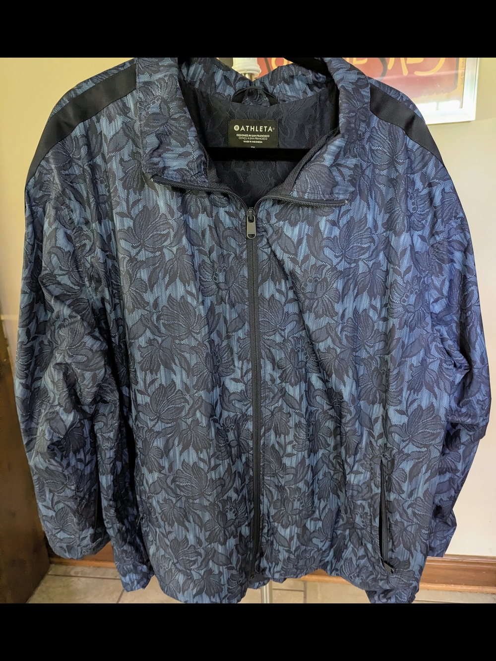 Athleta Sightseer Lace Performance Jacket - 2X Ethereal Bloom Like New $30